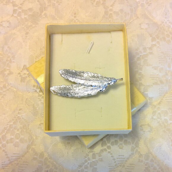Vintage Gerry's Feather Leaf Silver Tone Brooch Timeless Vtg Pin Jewelry - Picture 7 of 9